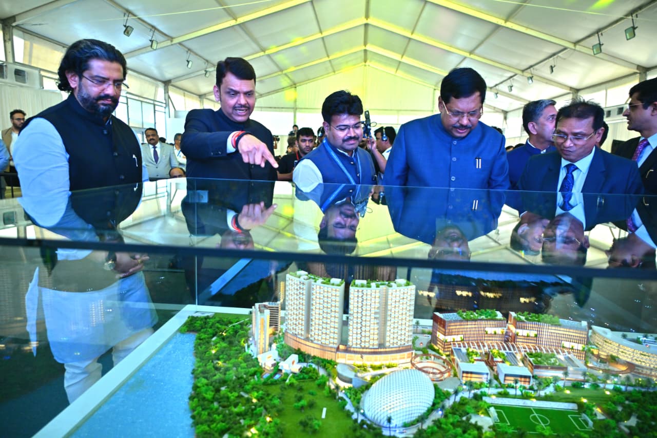 महाराष्ट्र राष्ट्रीय विधी विद्यापीठ प्रकल्पाचा शुभारंभ (2)