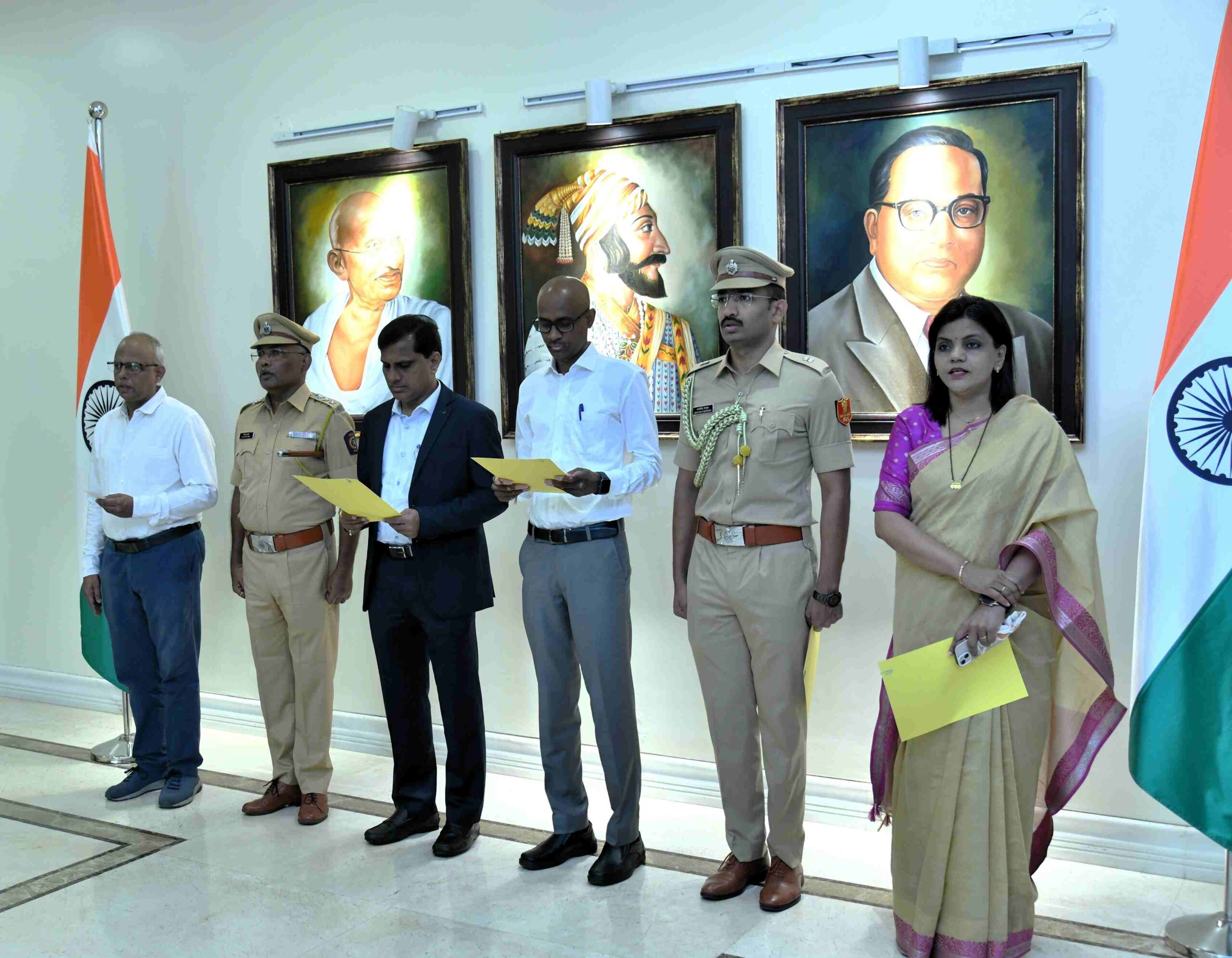 ‘वंदे मातरम’ गीताचा १५० वा स्मृतिदिन'राजभवनात ‘वंदे मातरम्’चे सूर निनादले'